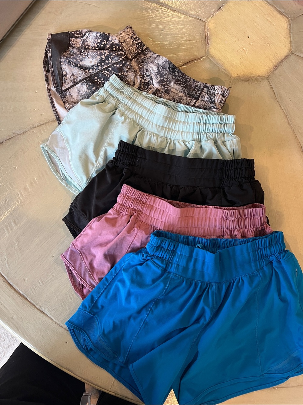 Lululemon hotty hot shorts size 2 - set of 5